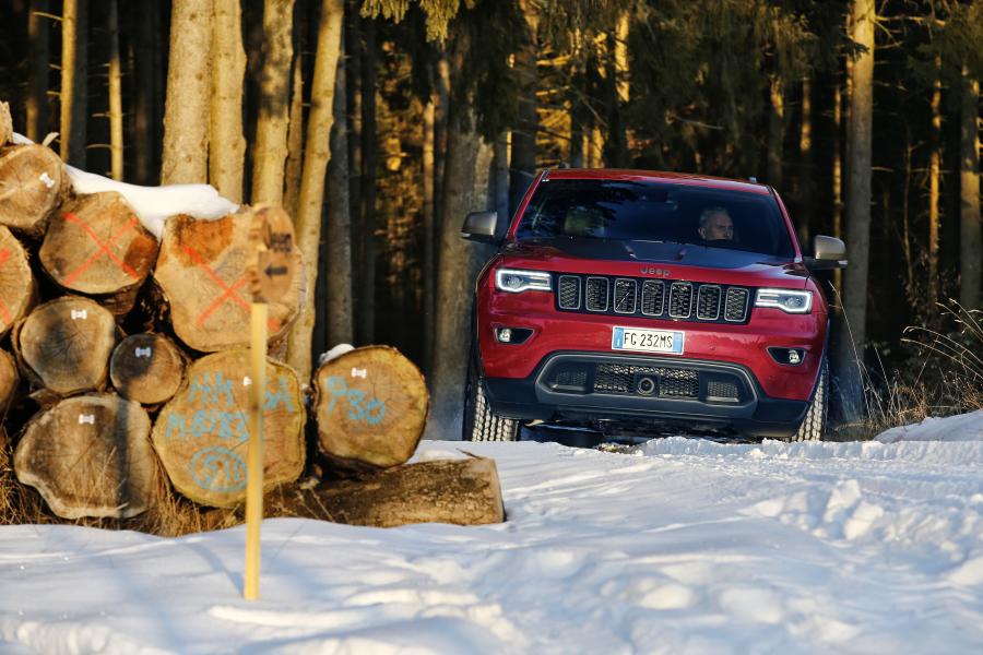  Jeep Grand Cherokee Trailhawk 2016 года  (WW) (фото 23 из 40)